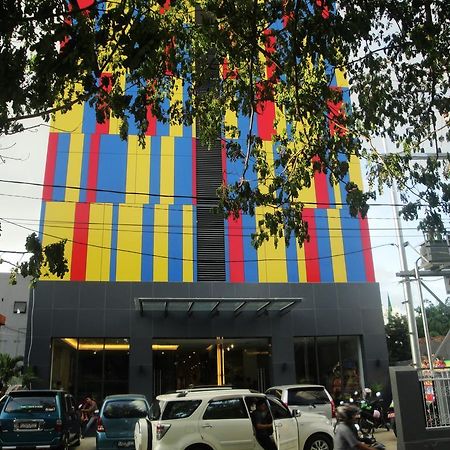 Top Hotel Manado By Gran Puri Exteriör bild