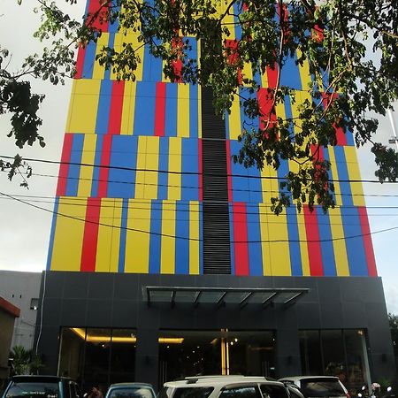 Top Hotel Manado By Gran Puri Exteriör bild