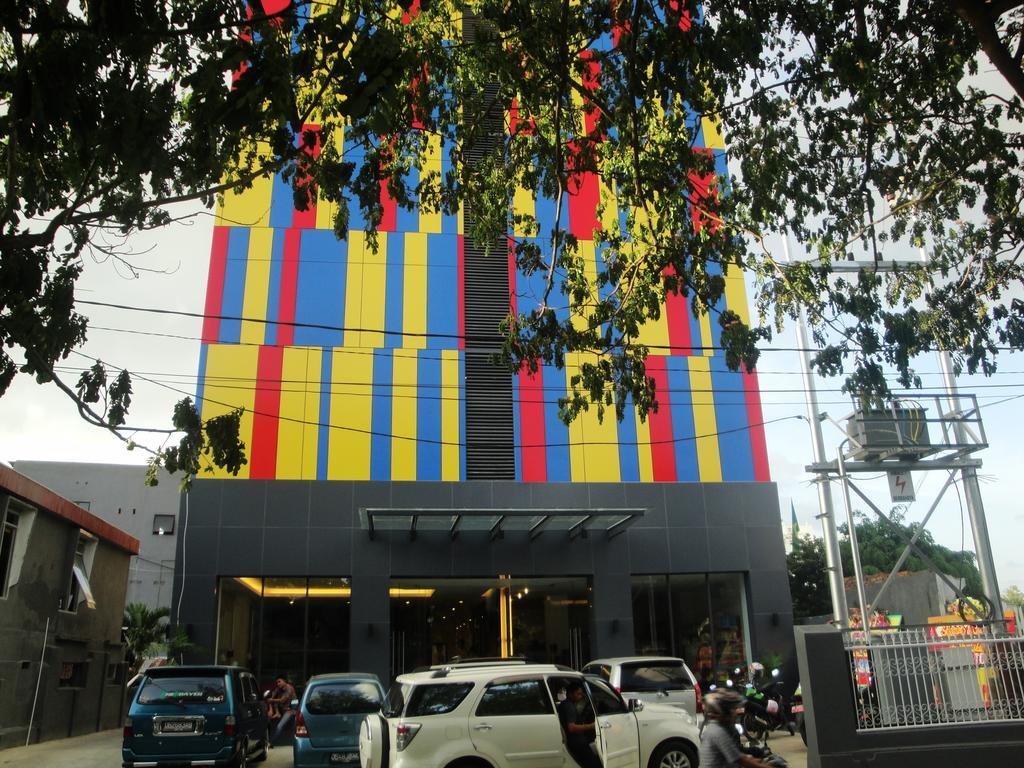 Top Hotel Manado By Gran Puri Exteriör bild