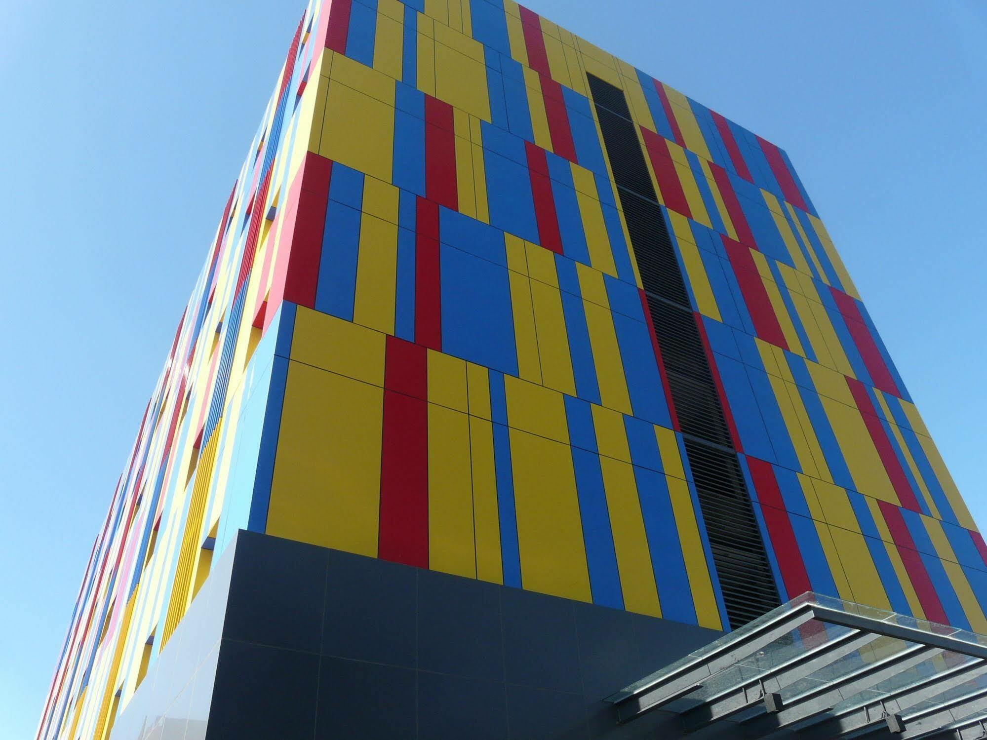 Top Hotel Manado By Gran Puri Exteriör bild