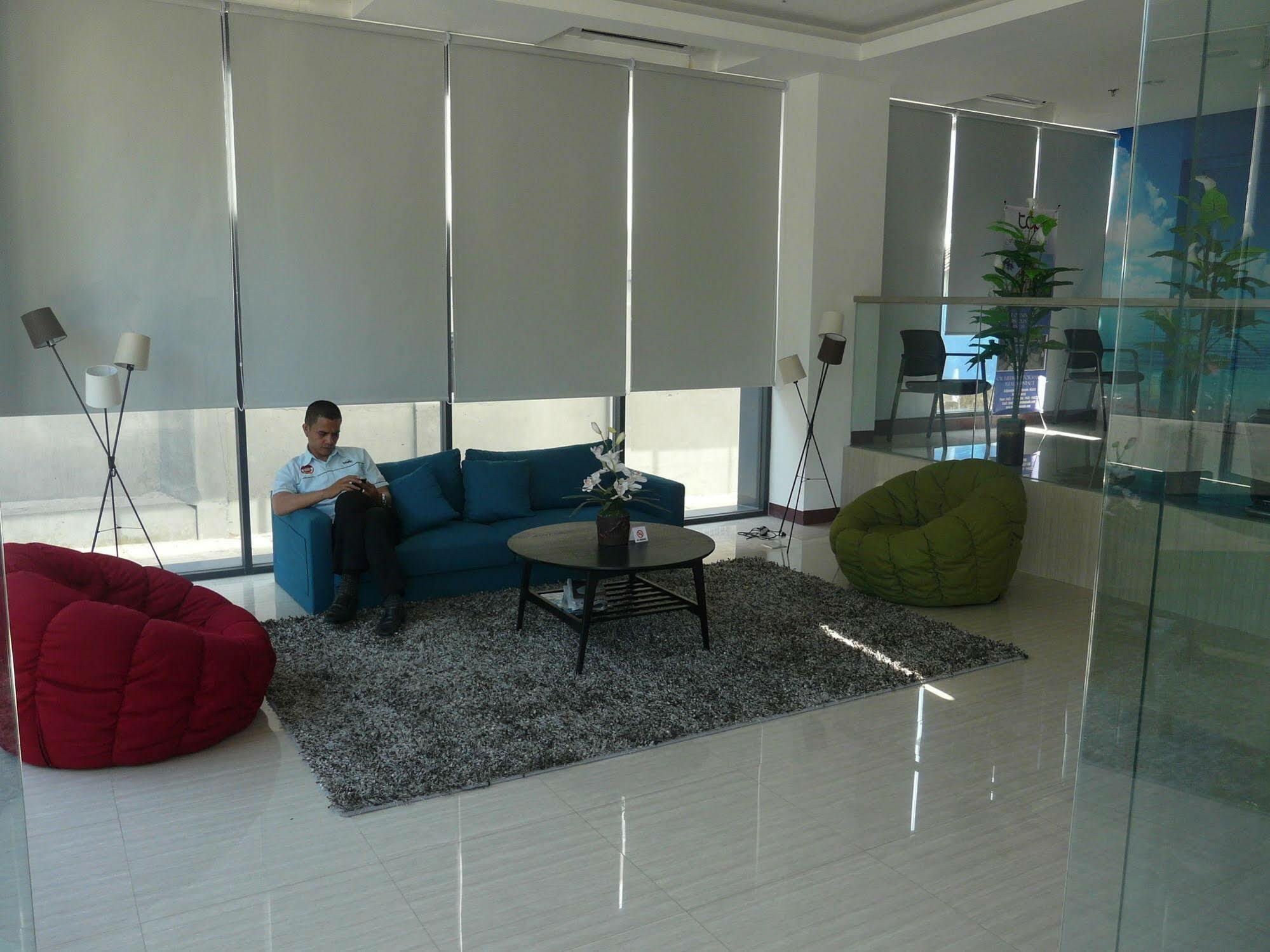 Top Hotel Manado By Gran Puri Exteriör bild